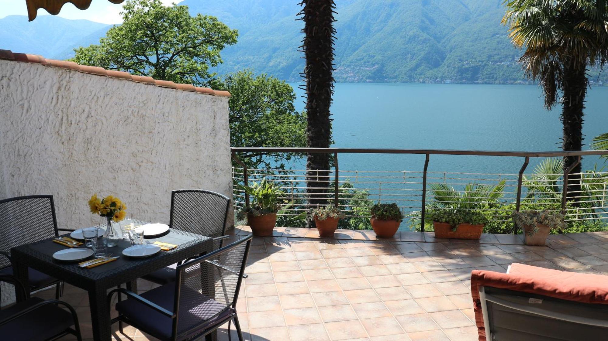 Apartament Casa Roccia Pino Lago Maggiore Zewnętrze zdjęcie